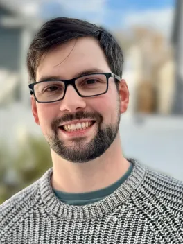 alex van hoegen smiling